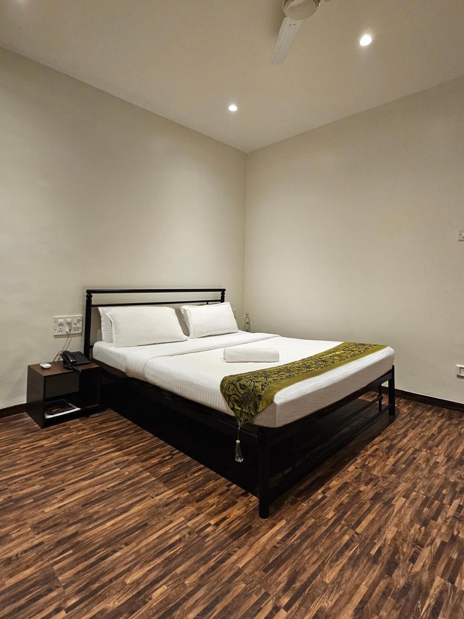Hotel Kumkum Mumbai Kültér fotó