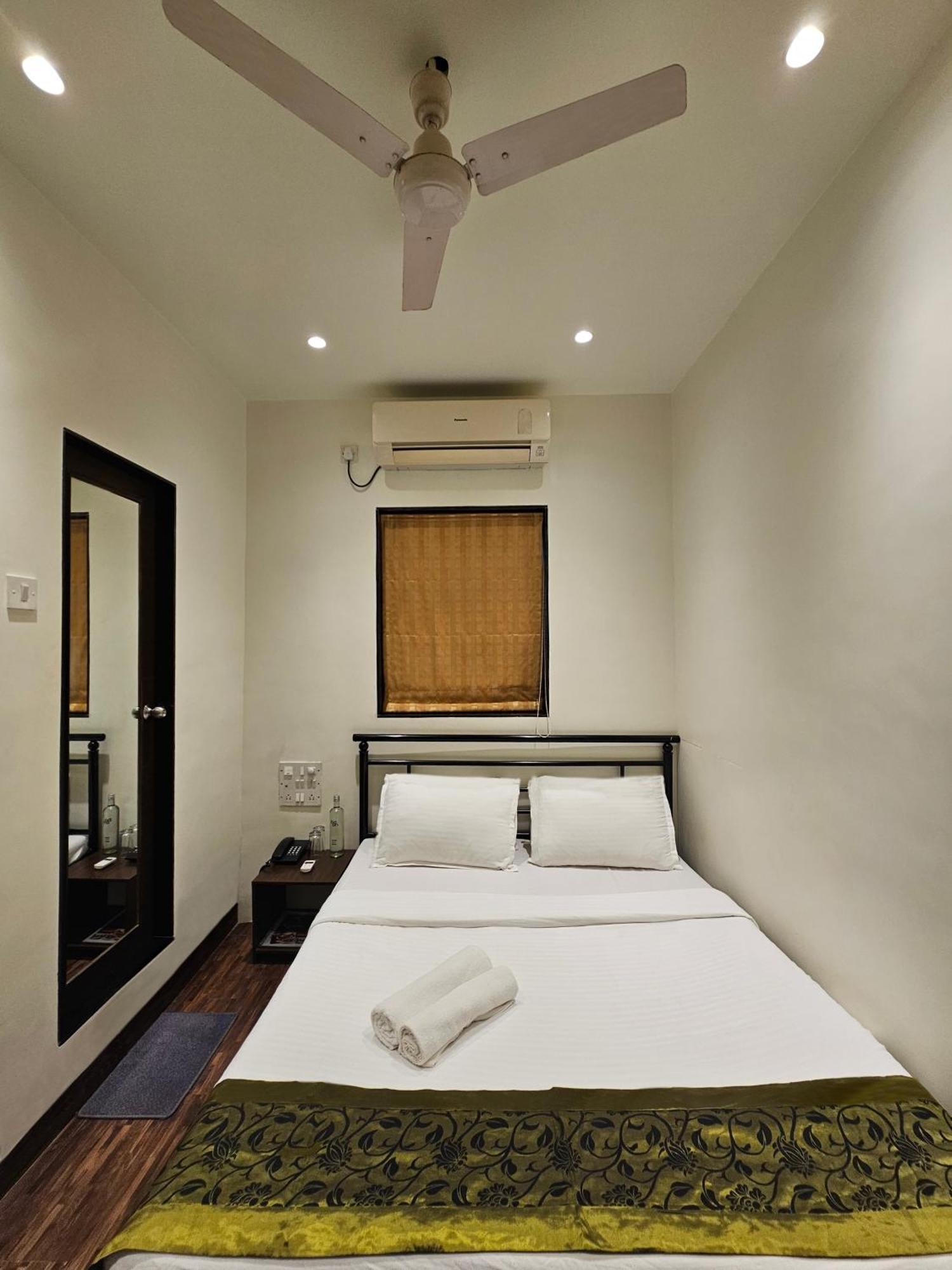 Hotel Kumkum Mumbai Kültér fotó
