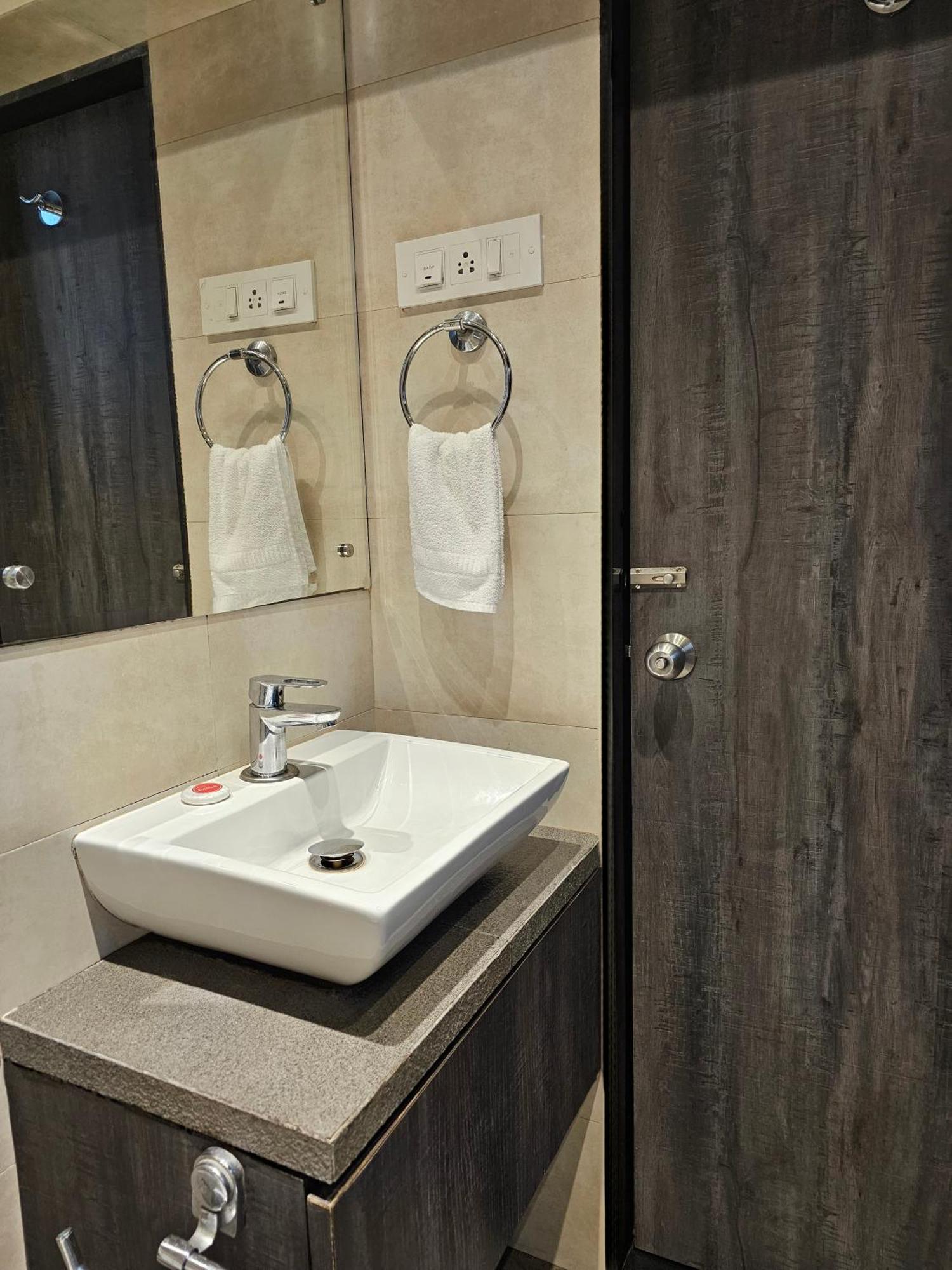 Hotel Kumkum Mumbai Kültér fotó