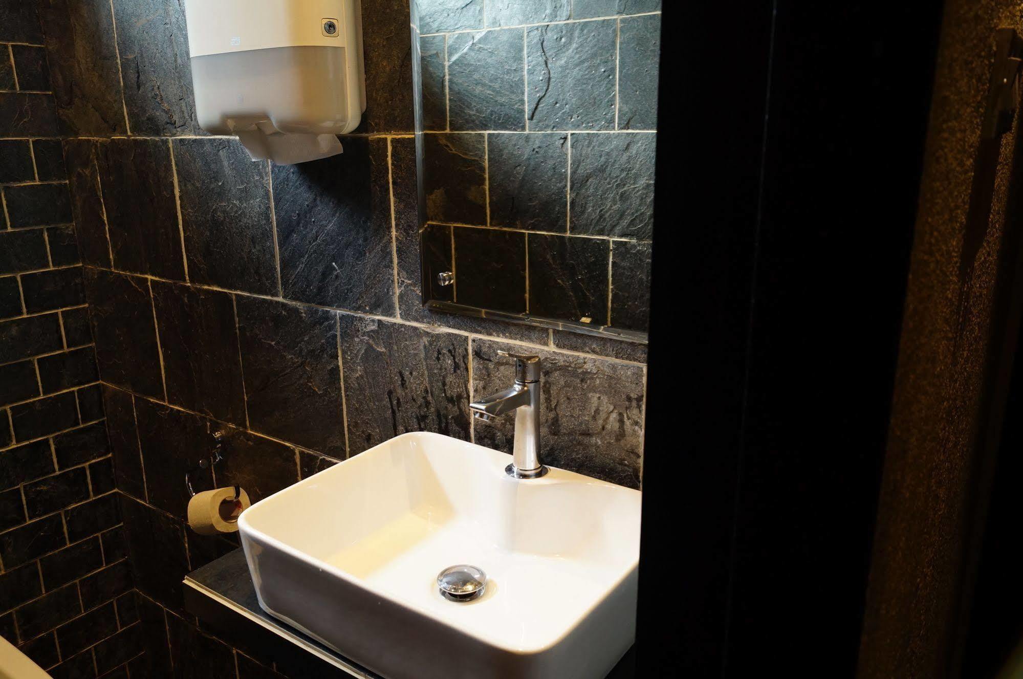 Hotel Kumkum Mumbai Kültér fotó